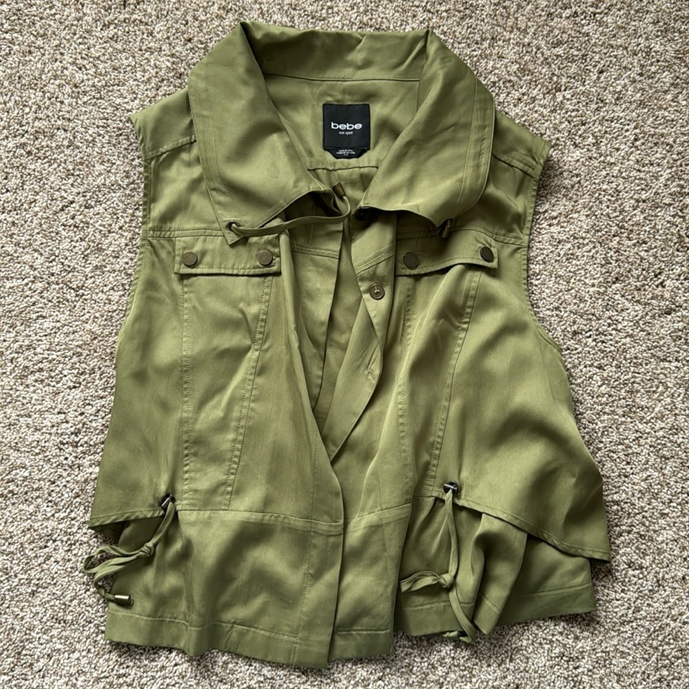 Excellent condition Bebe vest, size large
